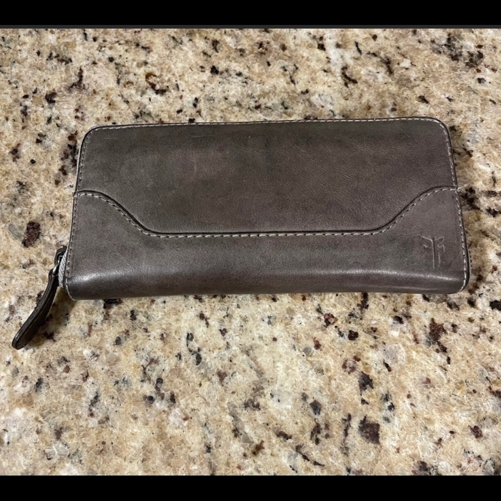 Frye Melissa zip wallet